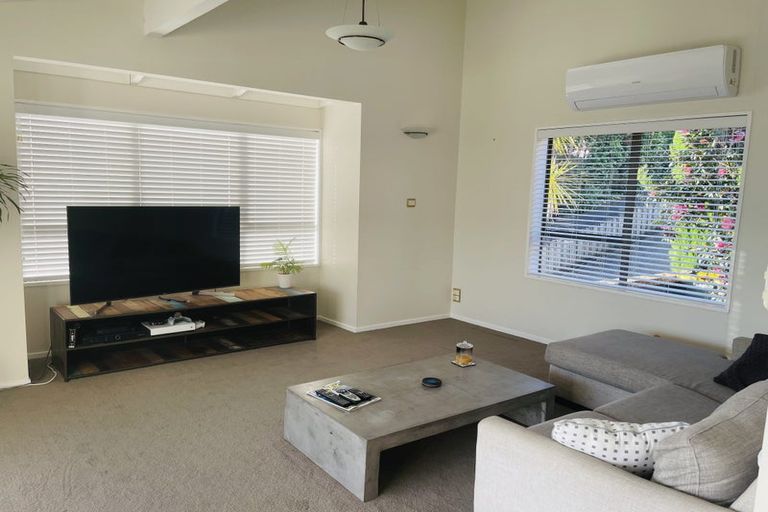 Photo of property in 2/28 Walter Street, Hauraki, Auckland, 0622