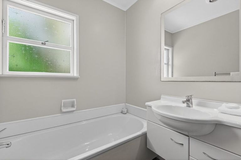 Photo of property in 98 Eban Avenue, Hillcrest, Auckland, 0627