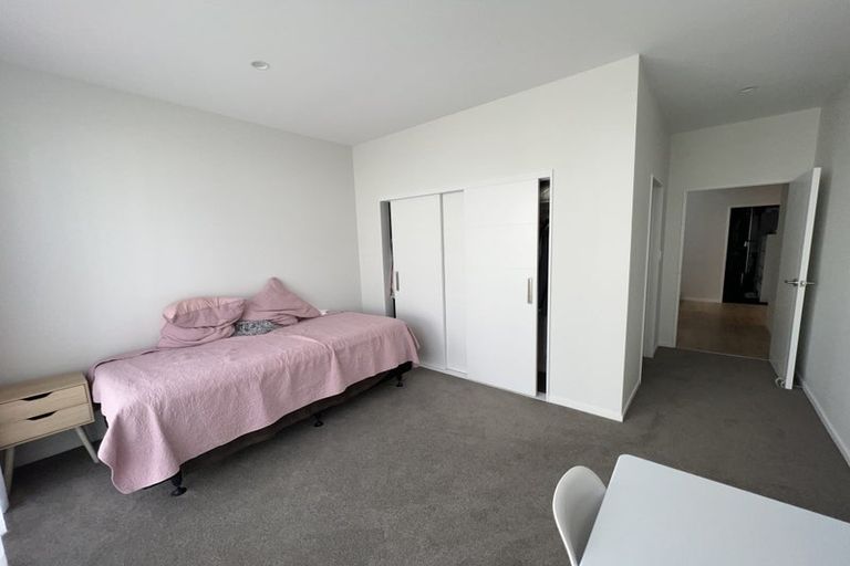 Photo of property in 35c Corunna Road, Milford, Auckland, 0620