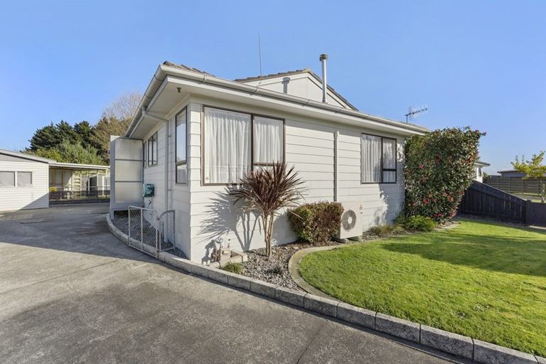Photo of property in 9 Pluto Place, Milson, Palmerston North, 4414