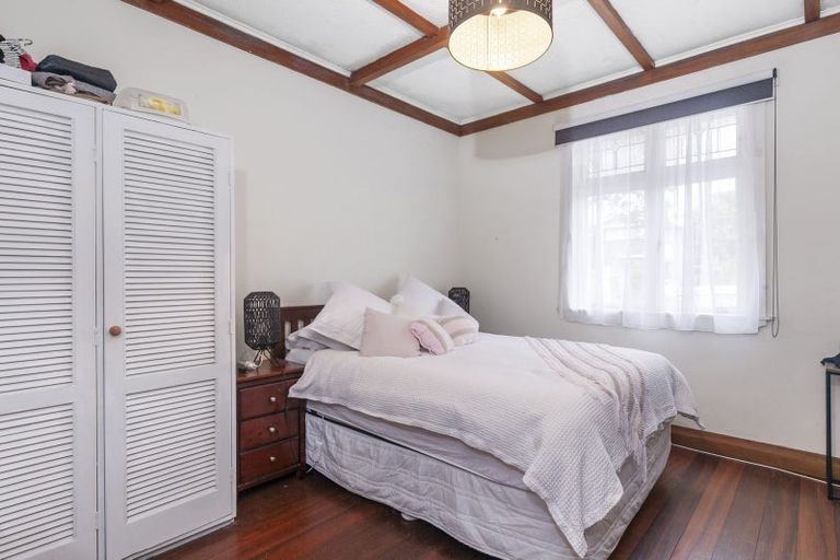 Photo of property in 1/8 Merani Street, Narrow Neck, Auckland, 0622