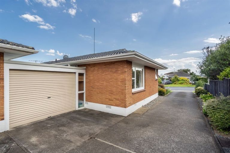 Photo of property in 1/4 Waterloo Road, Milford, Auckland, 0620