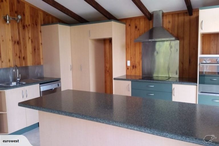 Photo of property in 34 Red Hills Road, Massey, Auckland, 0614