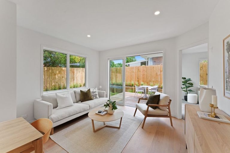 Photo of property in 4c Towra Place, Botany Downs, Auckland, 2010