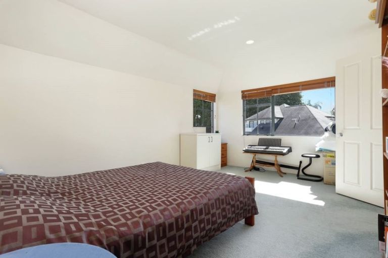 Photo of property in 31 Oakwood Grove, Eastern Beach, Auckland, 2012