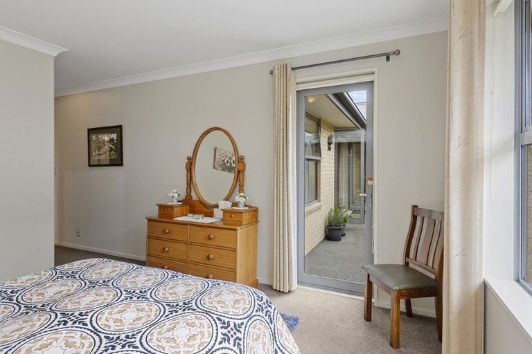 Photo of property in 4 Benjamin Mountfort Close, Hillmorton, Christchurch, 8024