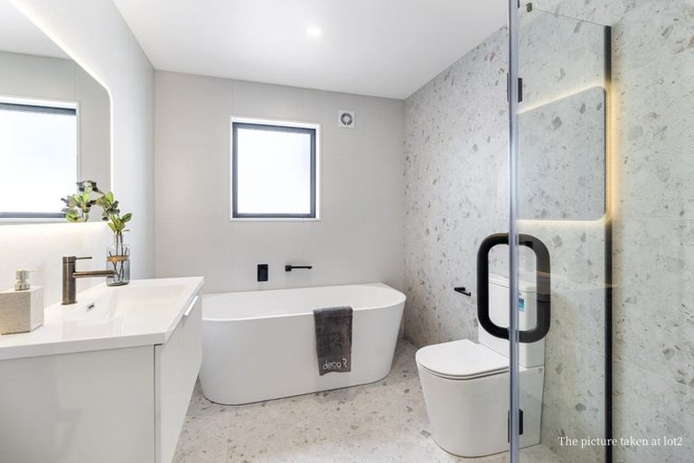 Photo of property in 105a Sycamore Drive, Sunnynook, Auckland, 0620