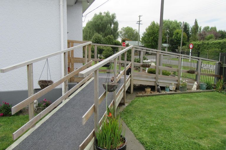 Photo of property in 85 Timaru Road, Waimate, 7924