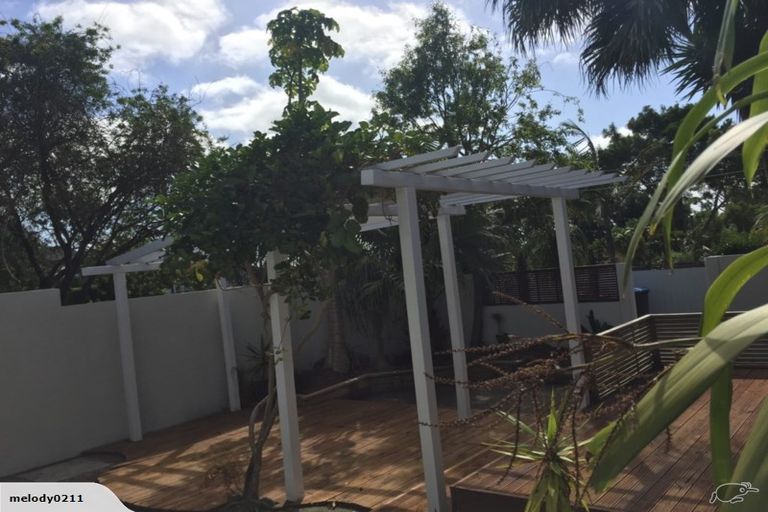 Photo of property in 17 Massey Avenue, Greenlane, Auckland, 1061