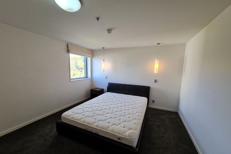 Photo of property in Montreaux Apartments, 8a/164 The Terrace, Wellington Central, Wellington, 6011