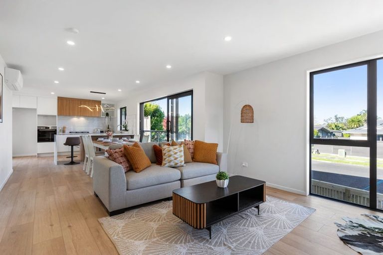 Photo of property in 16a Meadway, Sunnyhills, Auckland, 2010