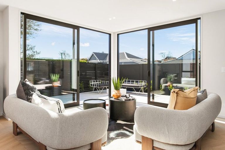 Photo of property in 37 Office Road, Merivale, Christchurch, 8014