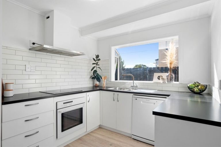 Photo of property in 10 Pixie Place, Pakuranga Heights, Auckland, 2010