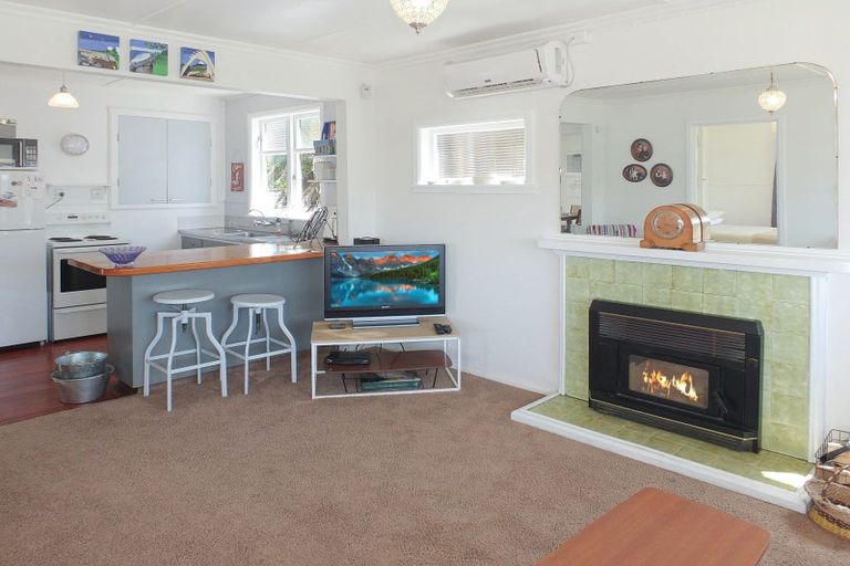 Photo of property in 38 Pratt Avenue, Foxton Beach, Foxton, 4815