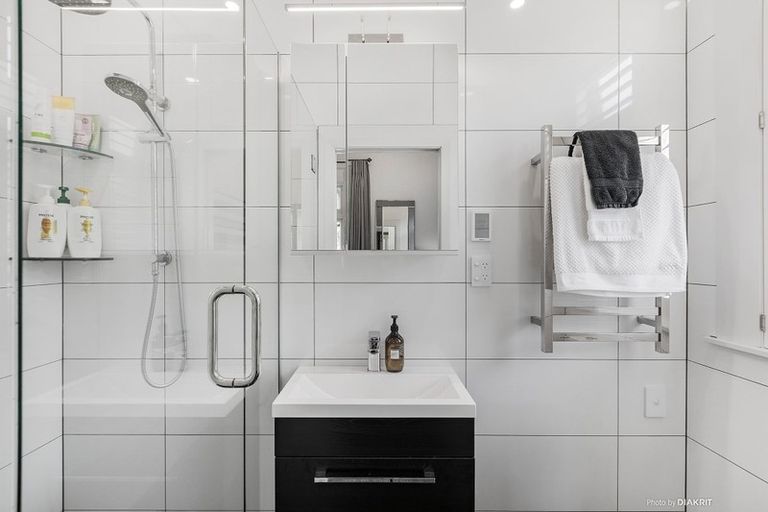 Photo of property in 63 Dublin Street, Martinborough, 5711