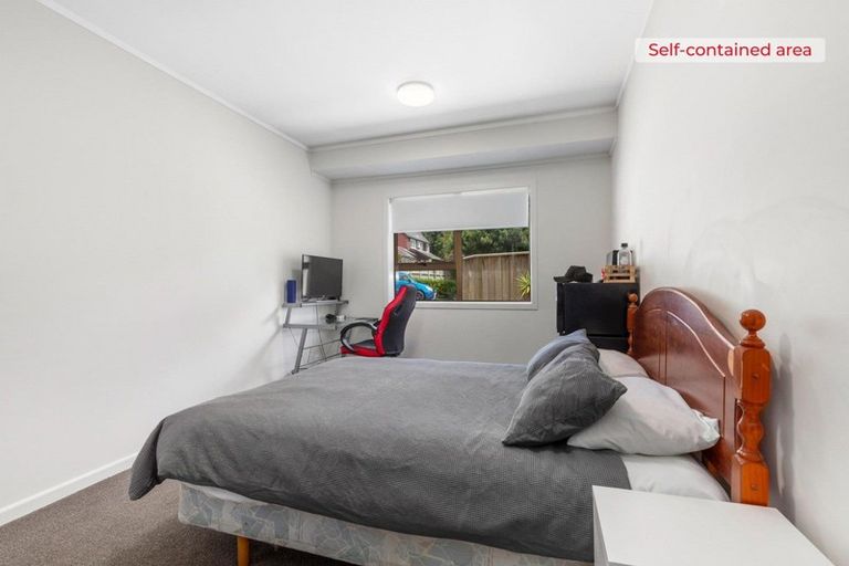 Photo of property in 3 Oak Avenue, Paremata, Porirua, 5024