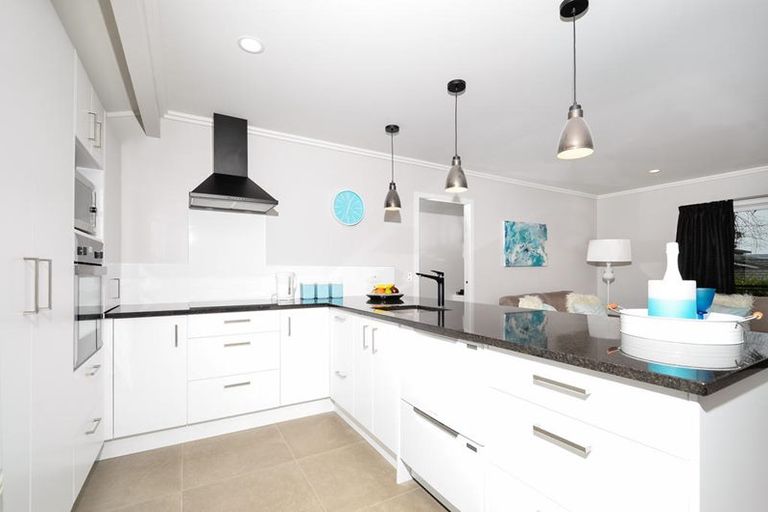 Photo of property in 4 Mescal Street, Massey, Auckland, 0614