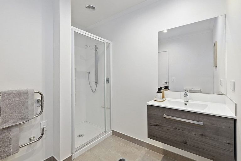 Photo of property in 16 Frank Gill Road, Hobsonville, Auckland, 0616