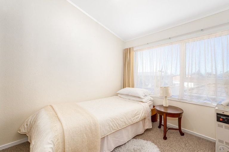 Photo of property in 3/133 Queens Drive, Lyall Bay, Wellington, 6022