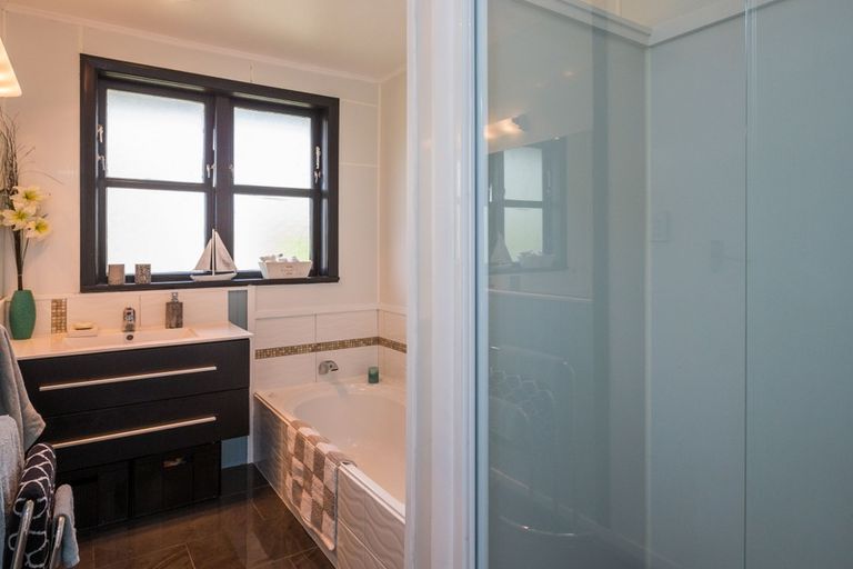 Photo of property in 5 Buick Crescent, Awapuni, Palmerston North, 4412