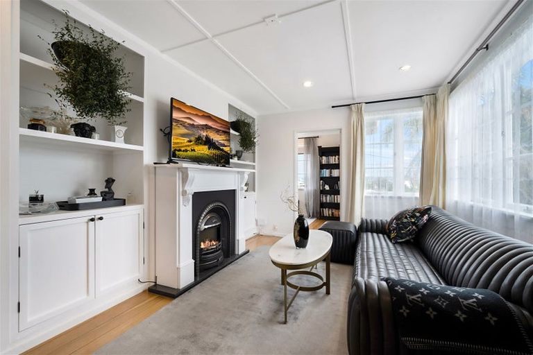 Photo of property in 19 Blacklock Avenue, Henderson, Auckland, 0612