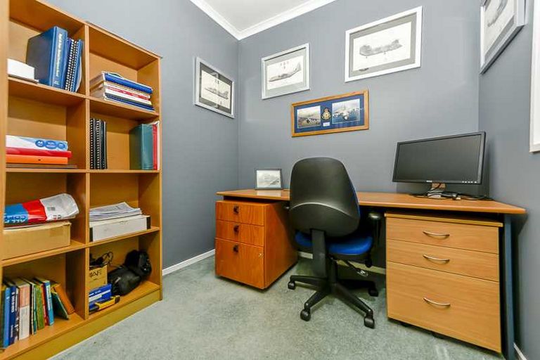 Photo of property in 7 Mistral Place, West Harbour, Auckland, 0618