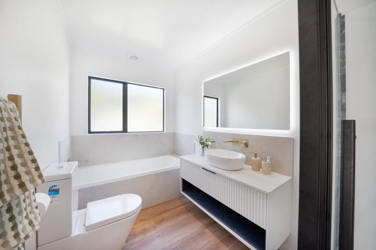 Photo of property in 2 Cromarty Place, Papakowhai, Porirua, 5024