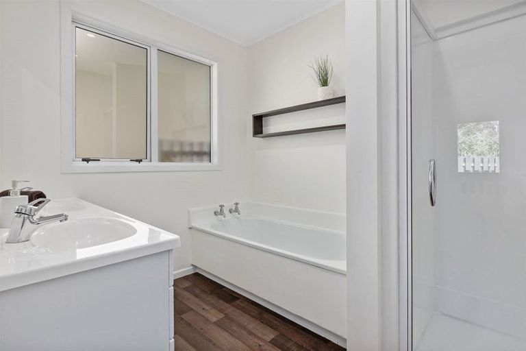 Photo of property in 28 Spinnaker Drive, Whitby, Porirua, 5024