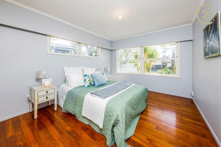 Photo of property in 3 Halberg Street, Papakura, 2110
