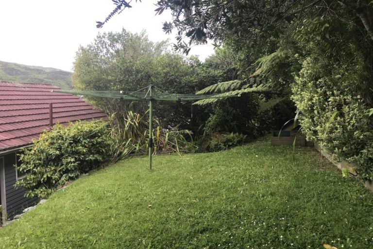 Photo of property in 70 Allington Road, Karori, Wellington, 6012