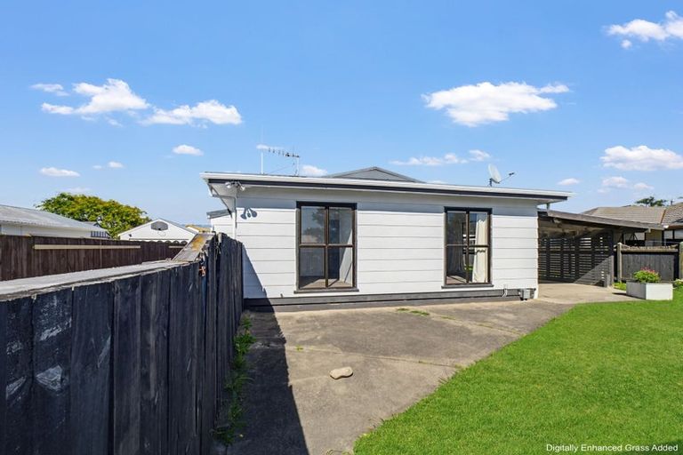 Photo of property in 22 Peter Hall Drive, Kelvin Grove, Palmerston North, 4414