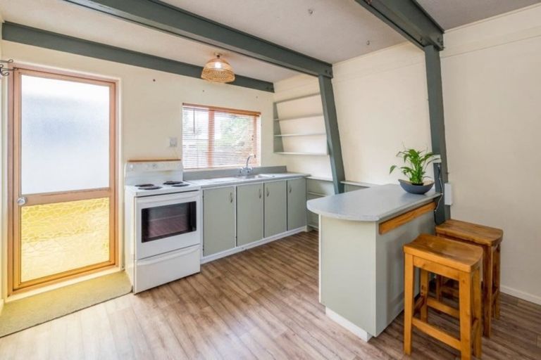 Photo of property in 122 Field Way, Waikanae Beach, Waikanae, 5036