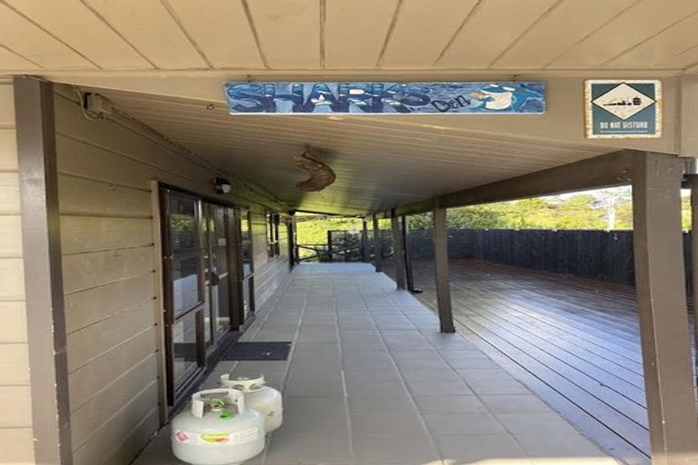 Photo of property in 66 Tauhinu Road, Greenhithe, Auckland, 0632