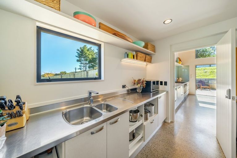 Photo of property in 3 Coroglen Rise, Pukerua Bay, 5026