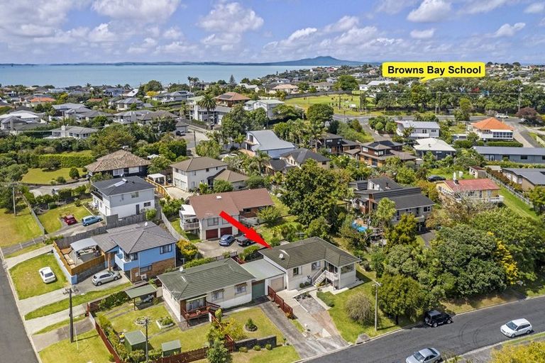 Photo of property in 2/6 Philson Terrace, Browns Bay, Auckland, 0630