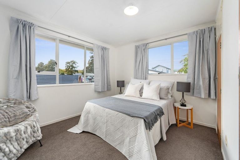 Photo of property in 26 Halswell Crescent, Westbrook, Palmerston North, 4412