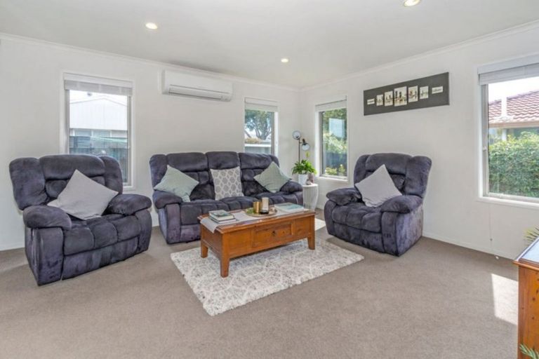 Photo of property in 51 Orrick Crescent, Avondale, Christchurch, 8061