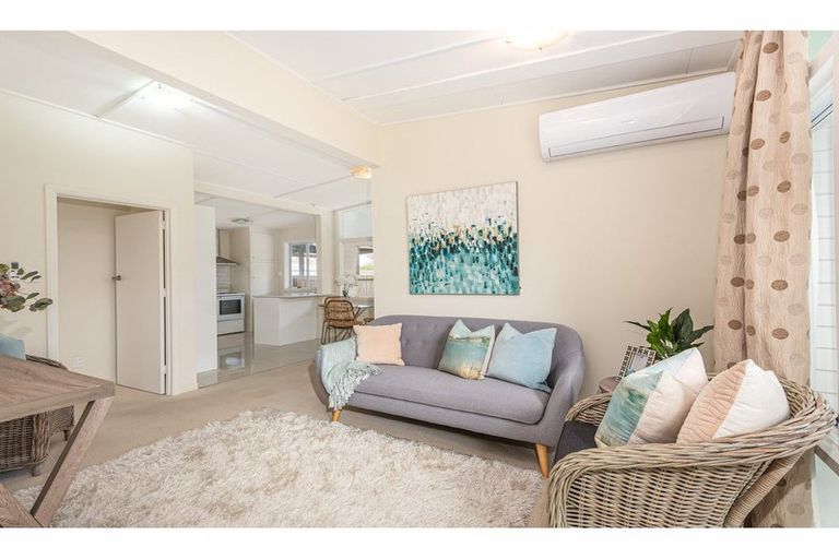 Photo of property in 15 Bronwyn Street, Mairehau, Christchurch, 8052