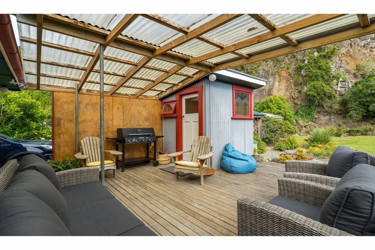 Photo of property in 17 Mihiwaka Road, Long Beach, Port Chalmers, 9081