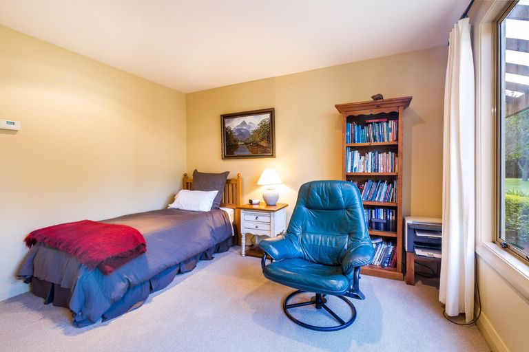 Photo of property in 280 Gillespie Place, Acacia Bay, Taupo, 3385