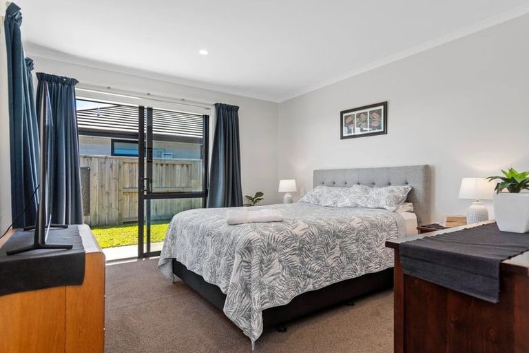 Photo of property in 18 Bill Miller Drive, Papamoa, 3118