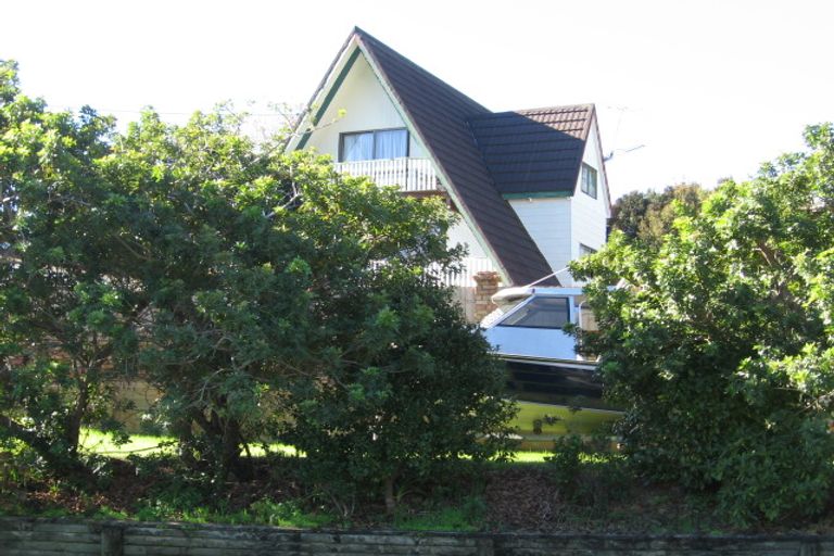 Photo of property in 19 Hammond Avenue, Hatfields Beach, Orewa, 0931