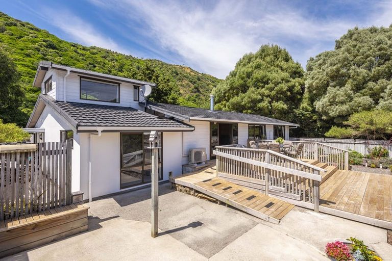 Photo of property in 222 Main Road South, Raumati South, Paraparaumu, 5032