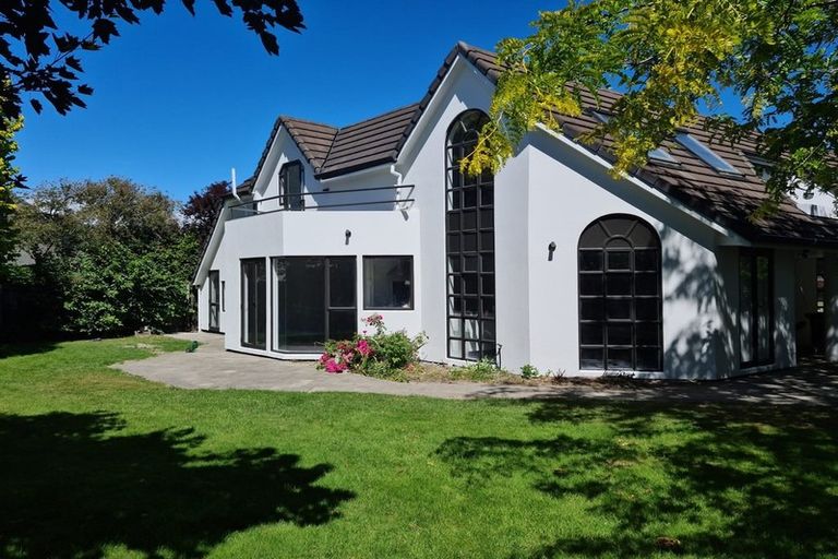 Photo of property in 18 Glenburn Place, Avonhead, Christchurch, 8042