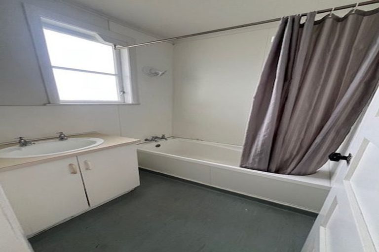 Photo of property in 35 Tobin Street, Pukekohe, 2120