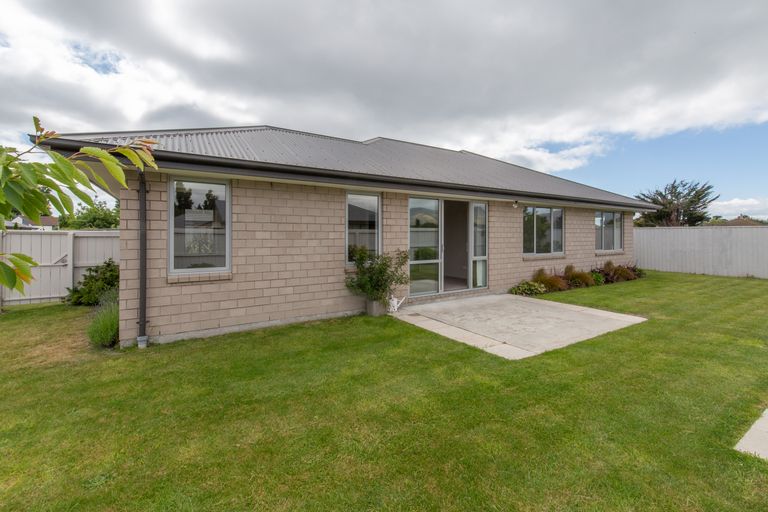 Photo of property in 18 Munich Place, Bromley, Christchurch, 8062