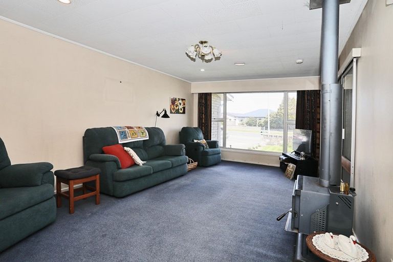Photo of property in 680 Tweed Street, Newfield, Invercargill, 9812