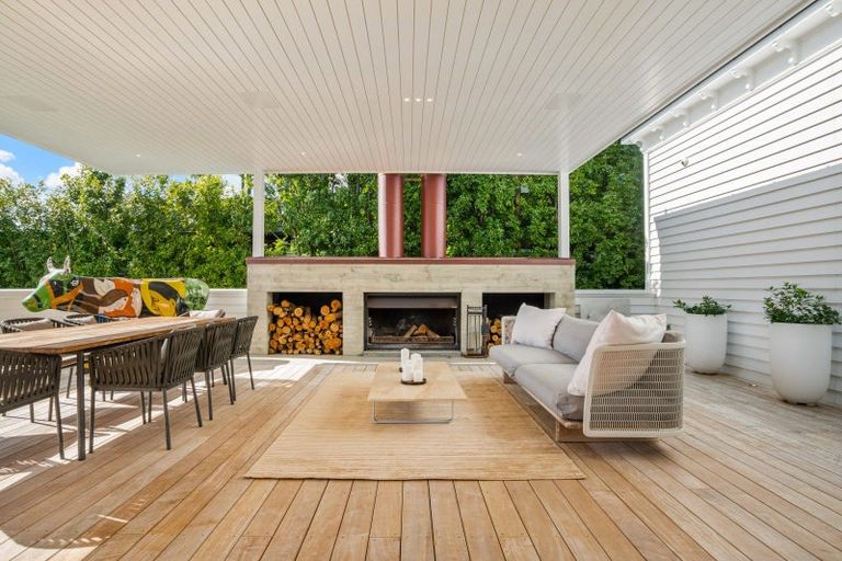 Photo of property in 215 Jervois Road, Herne Bay, Auckland, 1011