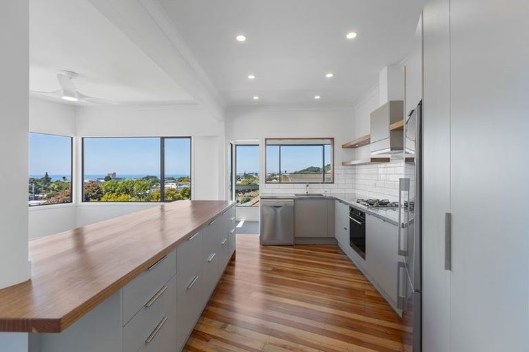 Photo of property in 154 Vivian Street, New Plymouth, 4310