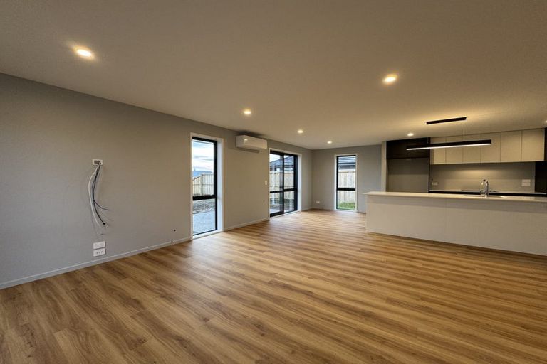 Photo of property in 2/232 Marine Parade, New Brighton, Christchurch, 8061